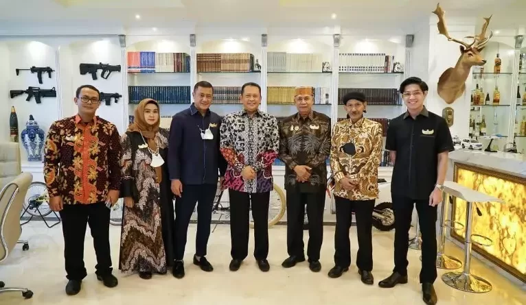Ketua MPR & FSKN